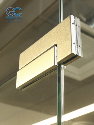 Петли со скрытым доводчиком Петли со скрытым доводчиком