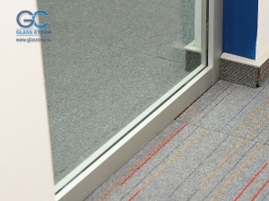 Крышка зажимного профиля в интерьере Крышка зажимного профиля в интерьере